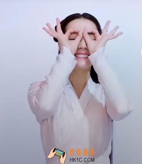 抖音凤九九连拍图片手势分享_抖音迪丽热巴凤九九连拍图片在哪下载
