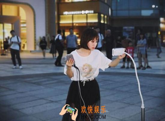 抖音小阿七在哪里直播_小阿七直播唱歌地址介绍