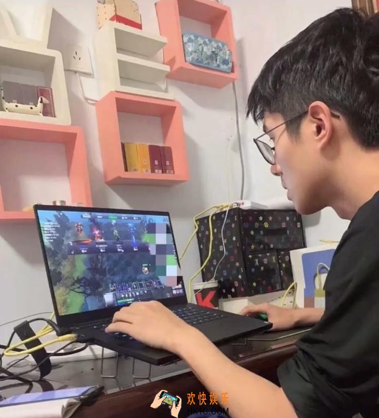 抖音刘昊然玩游戏图片分享_刘昊然玩游戏原图下载
