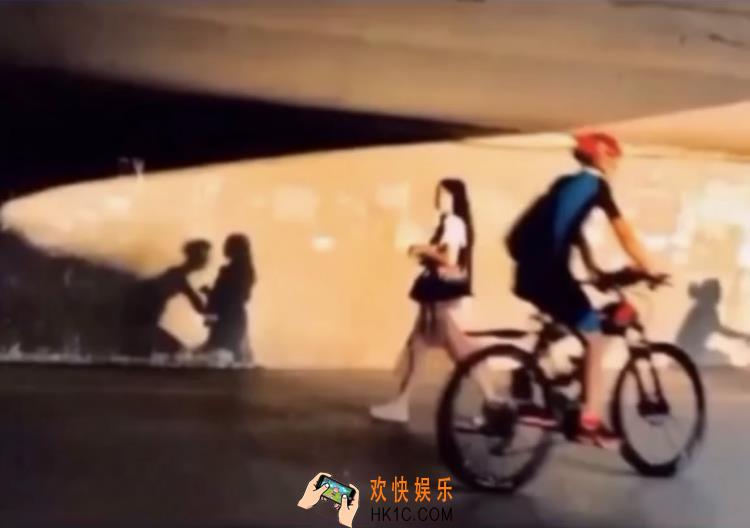抖音看似亲密却毫无关系图片分享_看似亲密却毫无关系原图下载