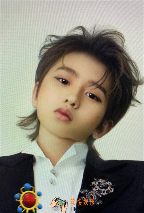  抖音小孩变大人怎么拍的_小孩变大人特效制作教程