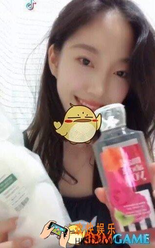 抖音化妆棉怎么吹泡泡_化妆棉吹泡泡的方法